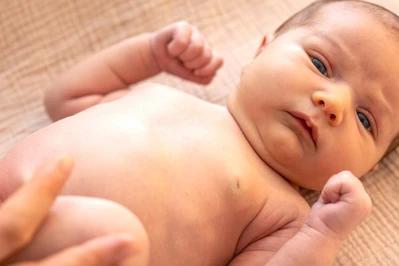 Pielęgnacja kikuta pępowiny. Aktualne zalecenia 2026