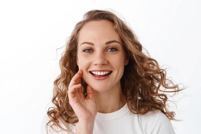 Wybielanie zębów – metody domowe i gabinetowe