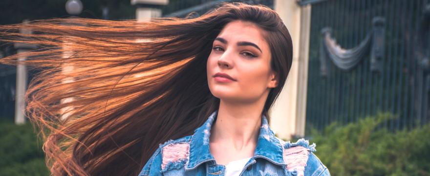 TOP 7 KROKÓW Jak dbać o włosy? PODSTAWOWE WSKAZÓWKI dla każdej zadbanej kobiety
