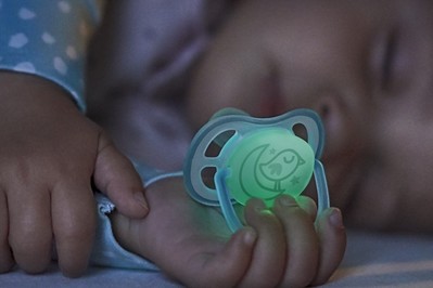 Nowe smoczki Philips Avent przepuszczające powietrze jeszcze bardziej przyjazne dla wrażliwej skóry dziecka
