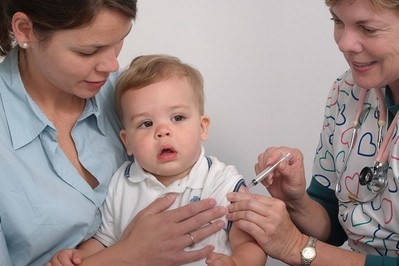 Rejestracja dziecka na szczepienie COVID-19: skierowanie, od kiedy i gdzie to zrobić