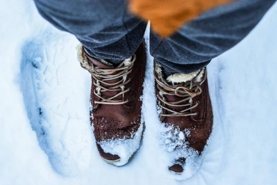 Buty zimowe dla aktywnych dzieci: Jakie obuwie wybrać na śnieg i mróz?