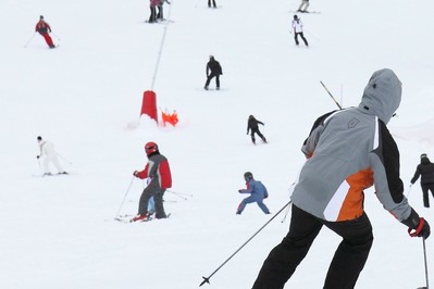 Narty dla początkujących – jak zacząć zimowe rodzinne wypady?