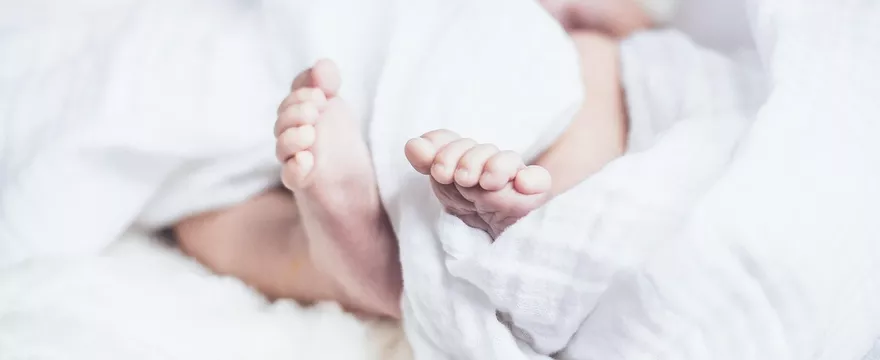 Śpiworki do spacerówki – ciepło, wygoda i bezpieczeństwo podczas zimowych spacerów