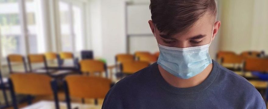 UWAGA! Czerwona strefa w całej Polsce, zdalne nauczanie w podstawówkach NOWE wytyczne rządu 