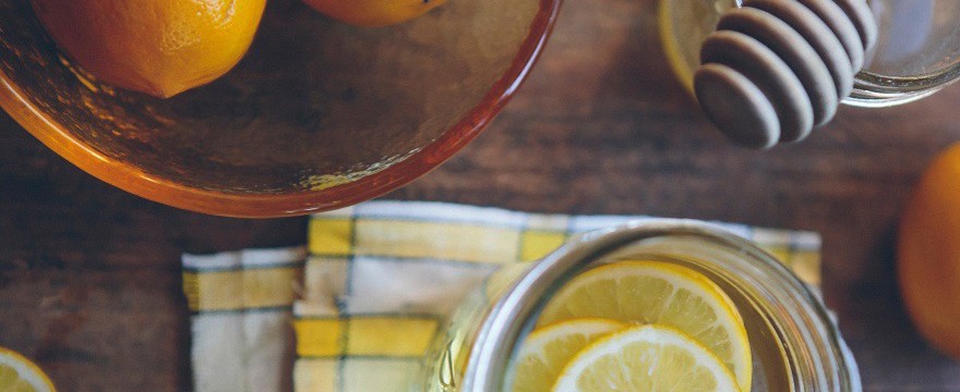 Herbaty i ciepłe napoje na przeziębienie: na jesień i zimę TOP 5 skutecznych