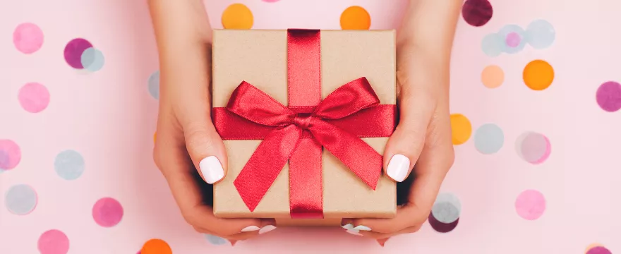 Podaruj blask skórze – świąteczne zestawy kosmetyków Sesderma 2025