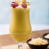 Smoothie mango-kokos z migdałami